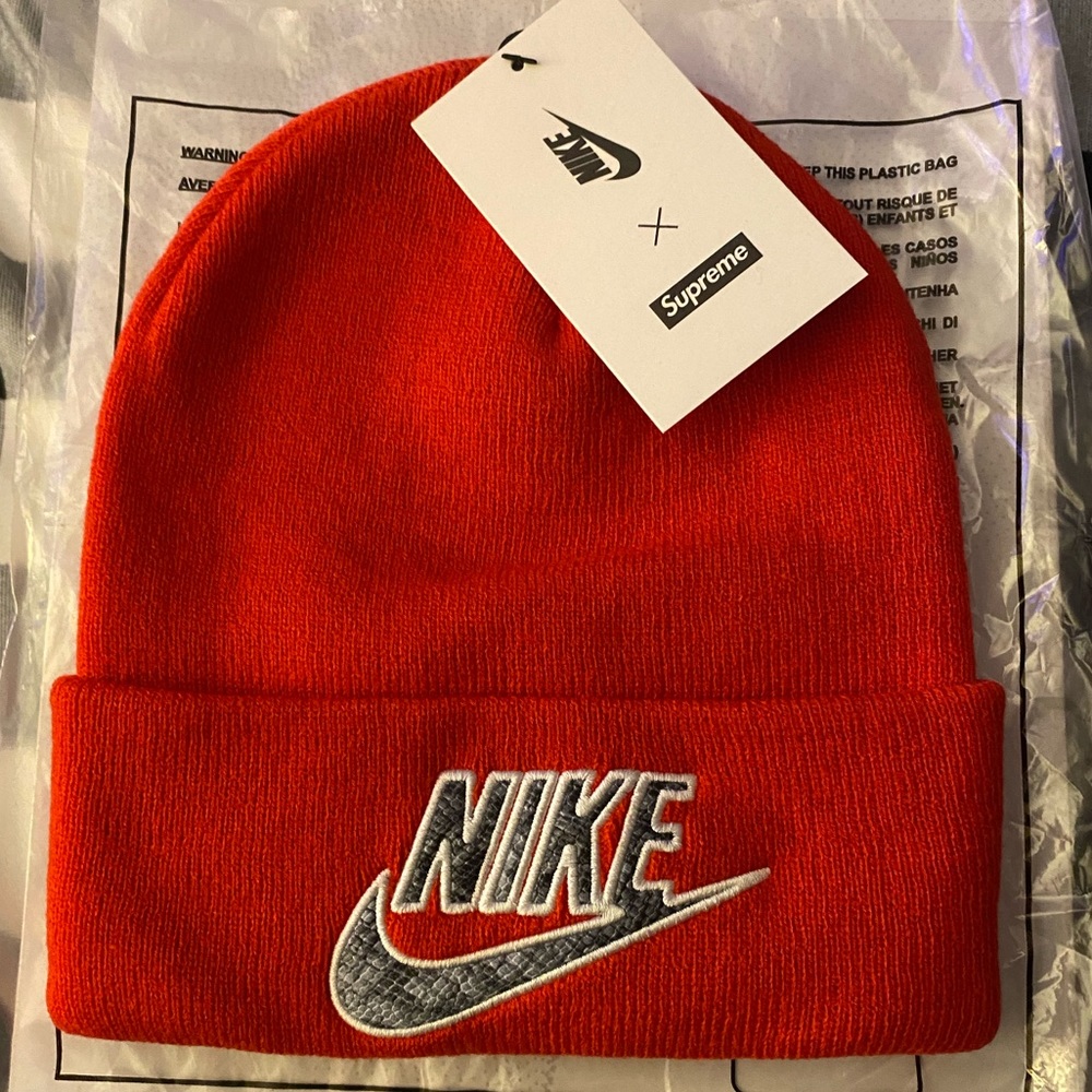 Supreme x Nike Beanie Hat SS21 Red